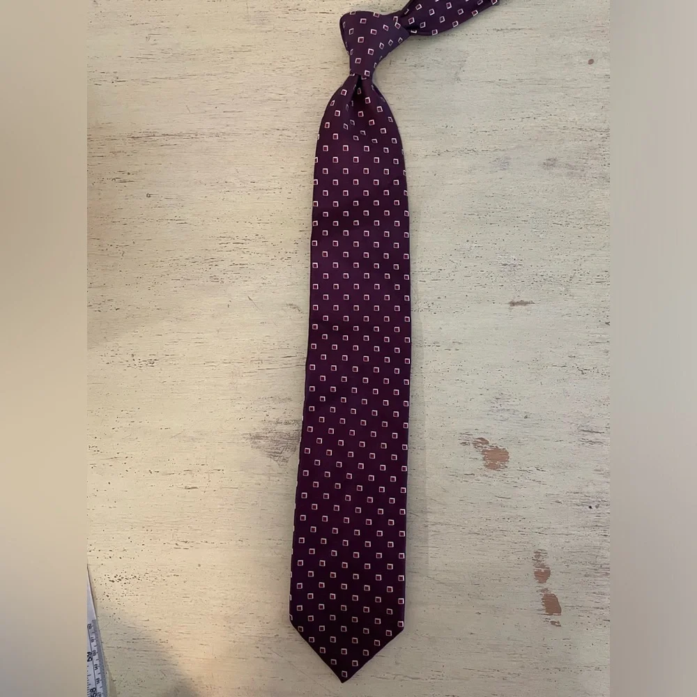 Paul‎ Stuart Made in Italy Square Print Woven Silk Tie in Burgundy (Multi) $195